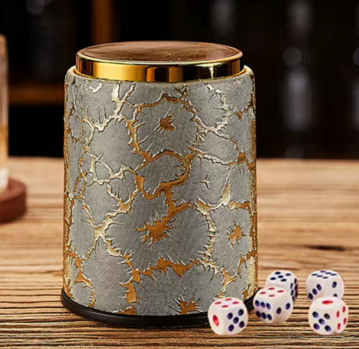 Склянка для гральних кісток / кубиків із золотим верхом