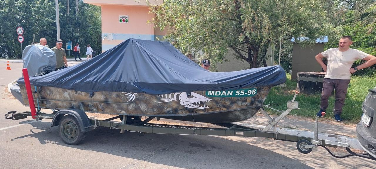 Protective boat cover for transit