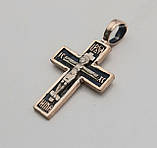 Хрест з розп'яттям в червоному золоті із черненням, фото 3