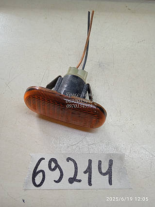 Повторювач повороту передній правий Renault Master 2 1998-2003 2.8 л. дизель 000069214