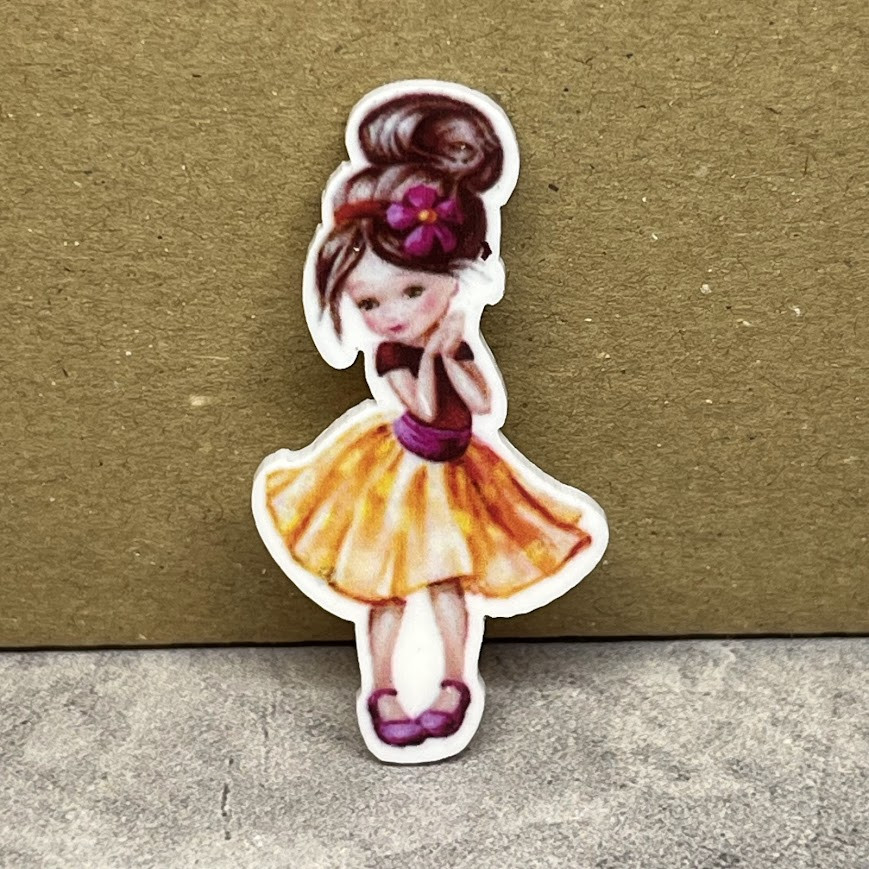 Серединка для бантиків (пластик) Дівчинка у жовтій сукні, 4 см. арт 015208, 1 шт, Різнокольоровий, фото 1