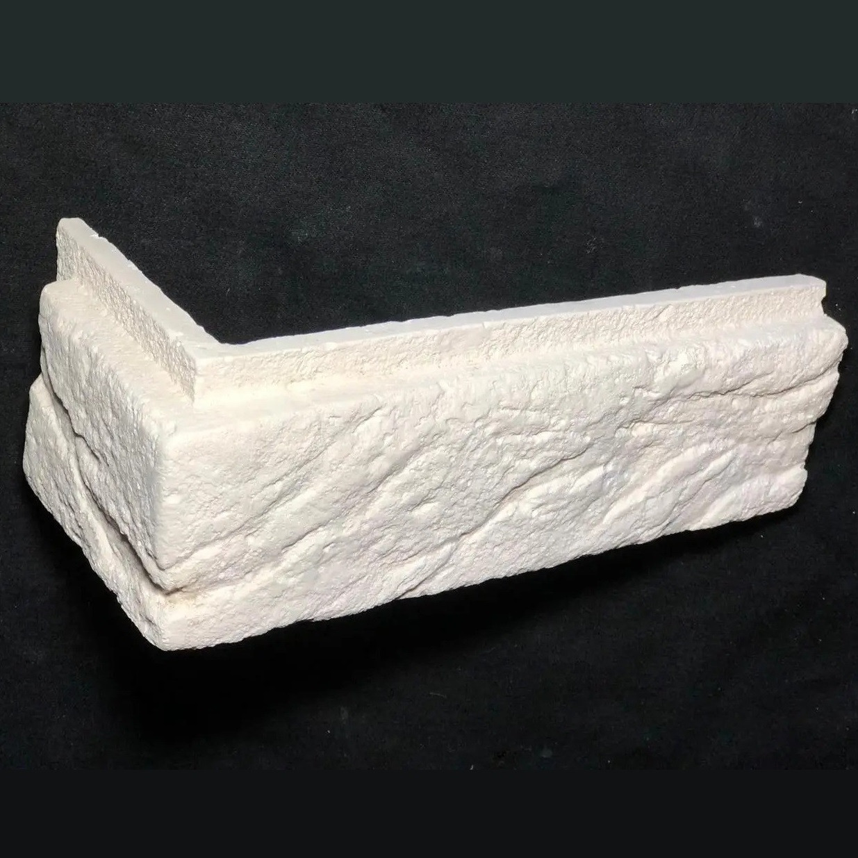 Декоративна гіпсова плитка "Париж" кутова (0,9 м/п. в уп.) біла