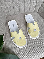 Жовті шльопанці з натуральної шкіри літні з білою підошвою жіночі