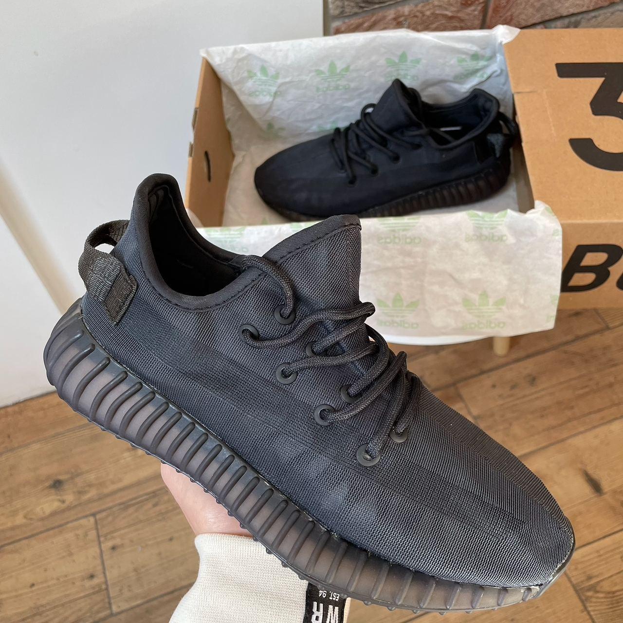 Жіночі кросівки Adidas Yeezy Boost 350 Mono Black Чорні Взуття Адідас Ізі Буст 350 текстиль підошва Буст весна літо, фото 1