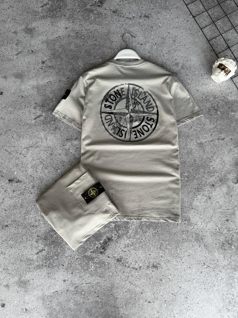 Костюм чоловічий літній світло-сірий футболка та шорти фірмовий Stone Island (Стон Айленд), фото 1