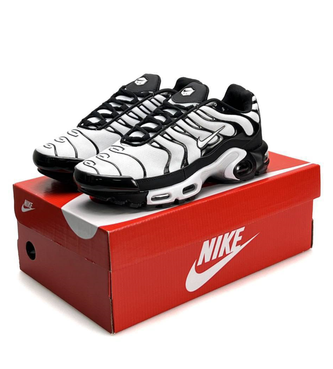 Чоловічі кросівки Nike Air Max Plus TN White Black Найк Аir Макс ТН Плюс білі з чорним, фото 1