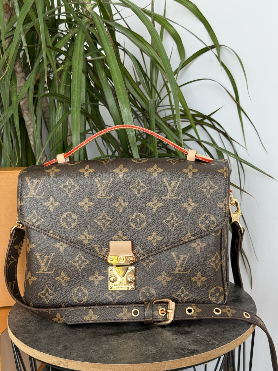 Жіноча стильна сумка Louis Vuitton Pochette Métis (коричнева) повсякденна з довгим шкіряним ремінцем Ar043 vkross, фото 1