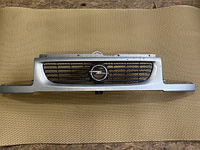 Решітка радіатора б/в OPEL MOVANO 98-03р.в.