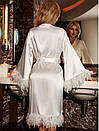 Елегантний шовковий жіночий халат з декором із пір’я білий пеньюар для ранку нареченоі, фото 4