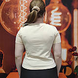 Футболка Dias жіноча з бавовни беж кольору класична довжина, фото 4