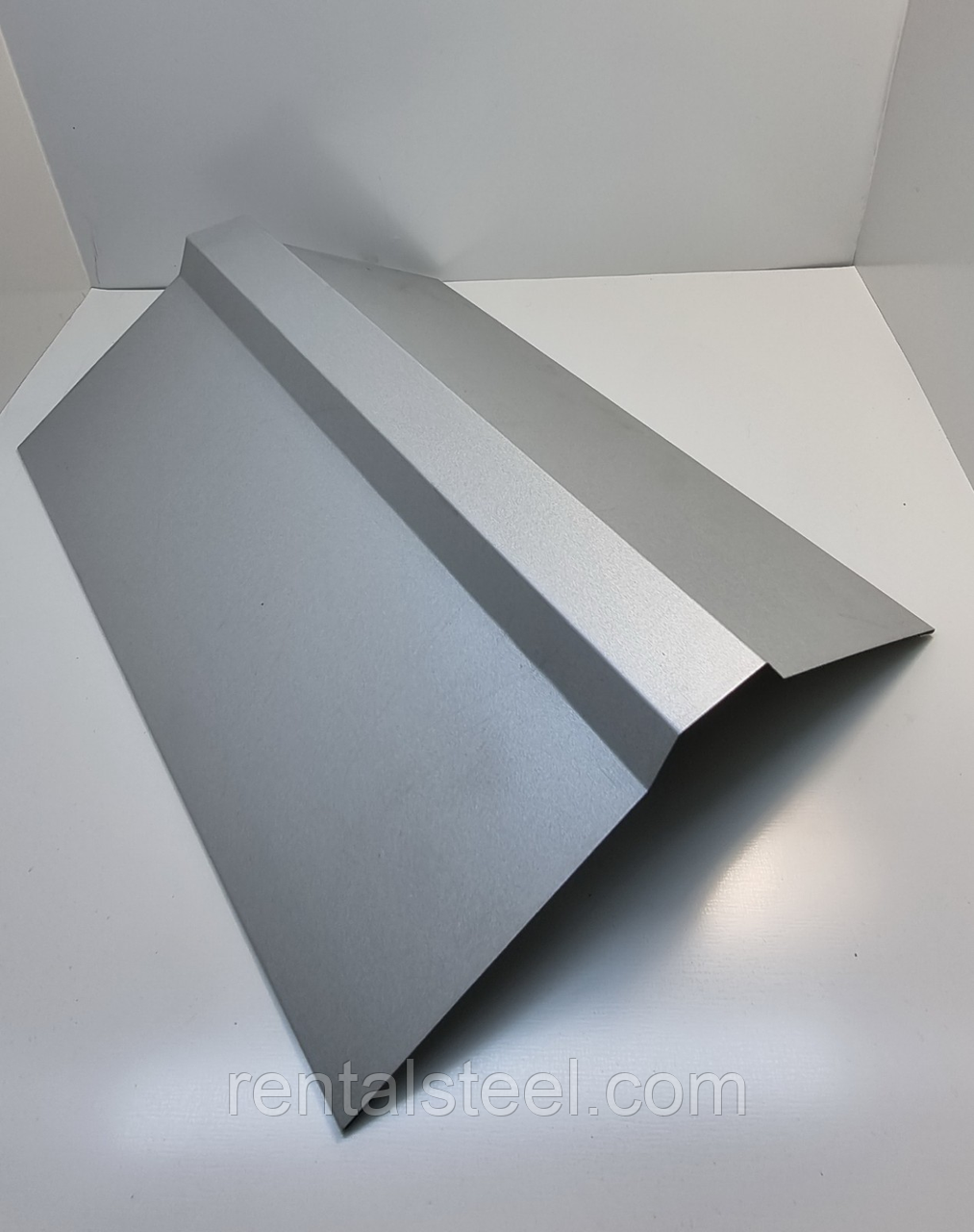 Планка конька фігурна глянцева 417 RAL 9006 (сірий)