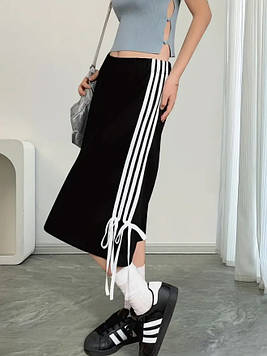 Модні довгі шорти жіночі з контрастними смужками