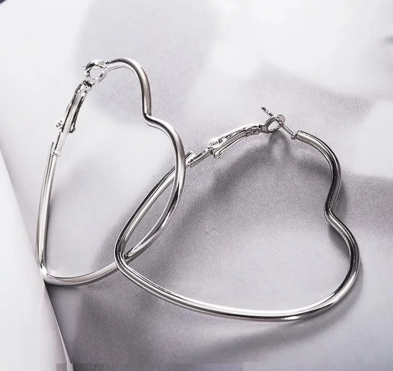 Сережки серце Hearts у вигляді серця великі стильні металеві висячі, фото 1
