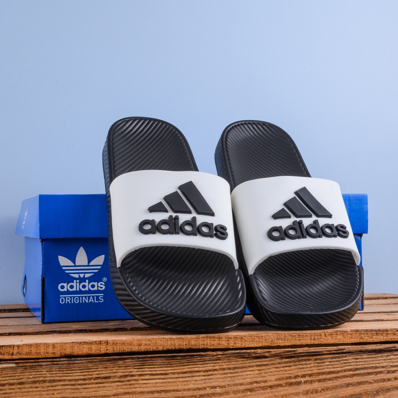 Сланці Adidas шльопанці тапочки чорні з білим