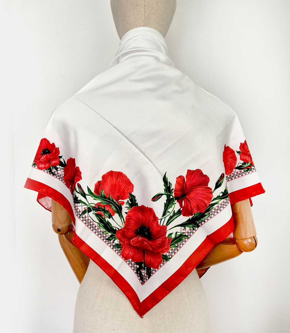 Хусткка шовкова біла з червоними квітами патриотична Україна, фото 1
