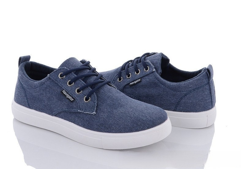 Кросівки підліткові Navigator текстильні на шнурках сині джинсові (мало мірять на 2 розміри)