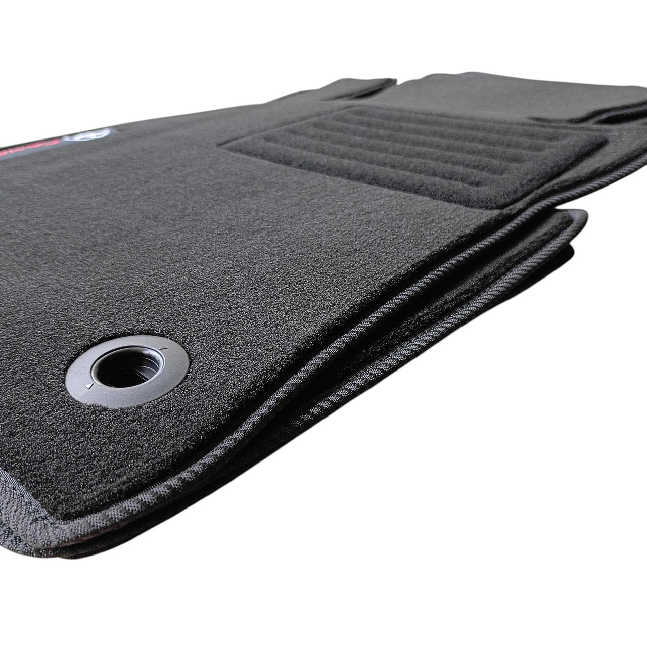 Коврики Toyota Camry 2025 для каждого сезона