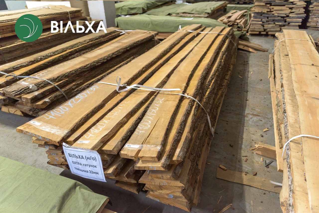 Дошка необрізна вільхи 32 мм, екстра ґатунок