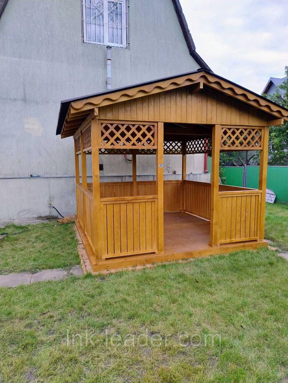 Дерев'яна альтанка 3 на 3 м, розбірна (на 10-12 осіб)  з фарбуванням,