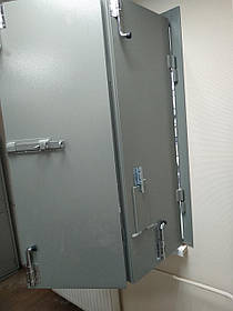 Бронеставні на вікна сталеві з бойницями товщ. аркуша 6 мм