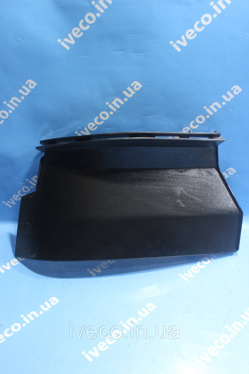 Спойлер кабіни правий Iveco Trakker Stralis 504225916 504065981 504156595