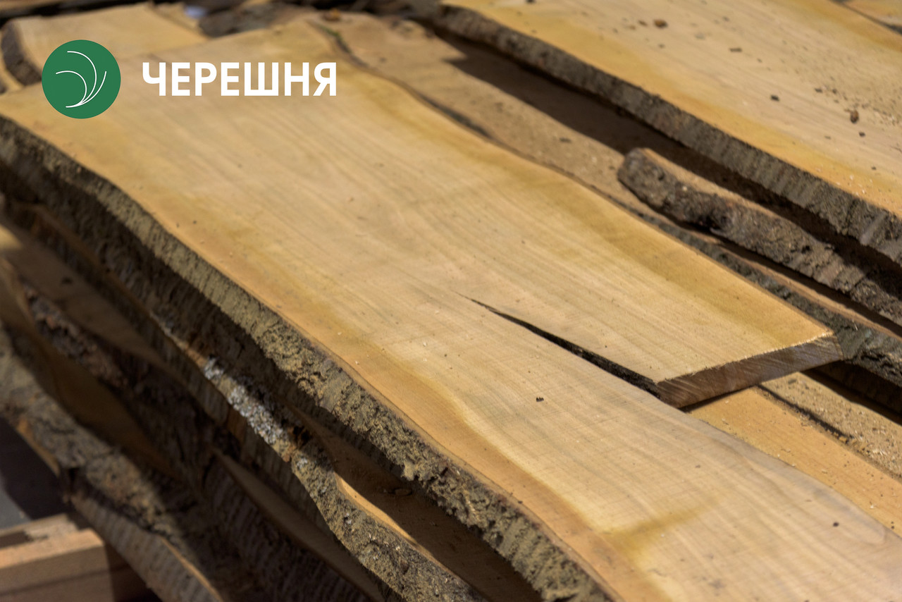 Дошка необрізна черешні 32 мм, 1 ґатунок
