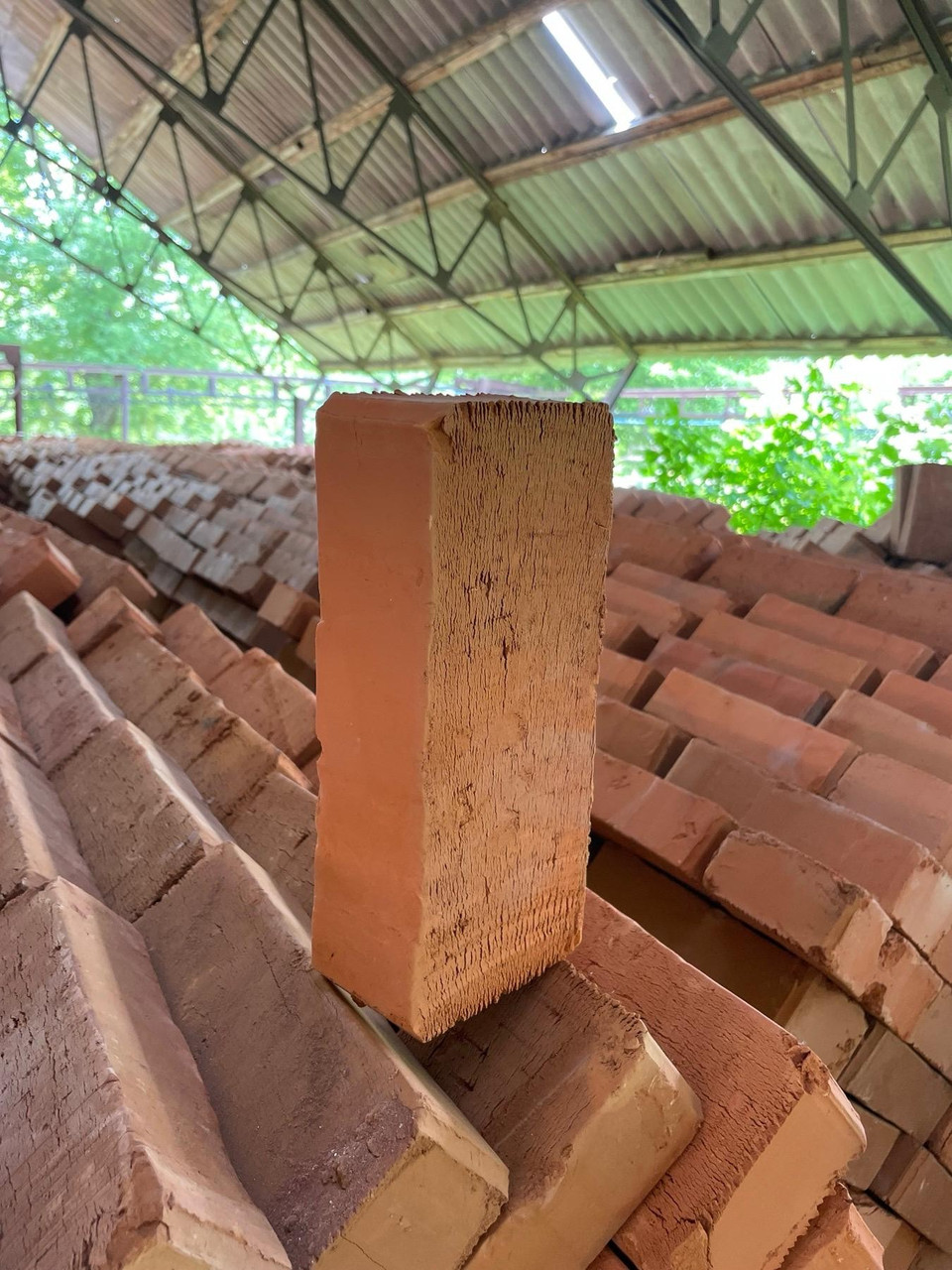 Цегла повнотіла рядова М100 250×120×65 червона | Купити в Києві з доставкою, фото 1