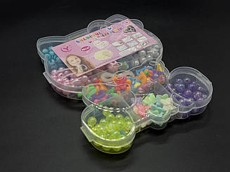 Набір намистин для плетіння браслетів, в пеналі.