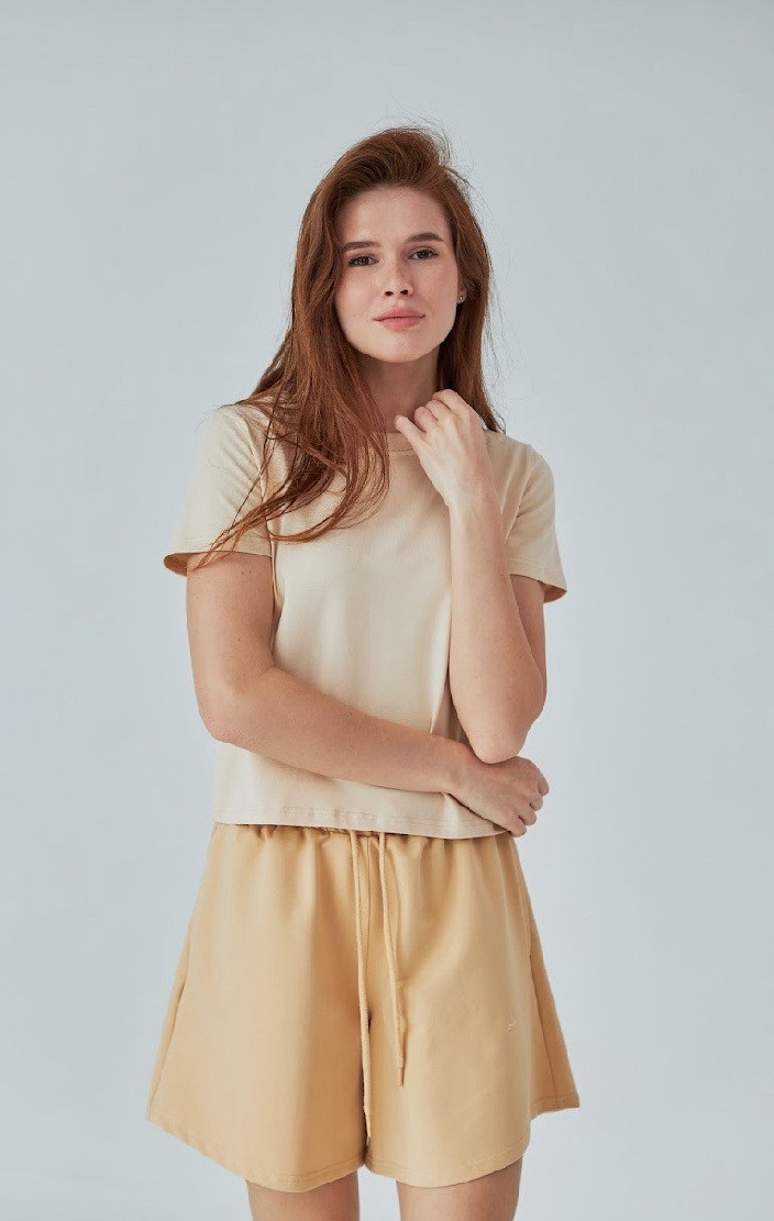 Футболка Dias жіноча з бавовни беж кольору класична довжина, фото 1