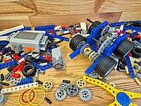 Конструктор, робототехніка для дітей 596 деталей (деталі для збирання моделей із мотором і батарейками)