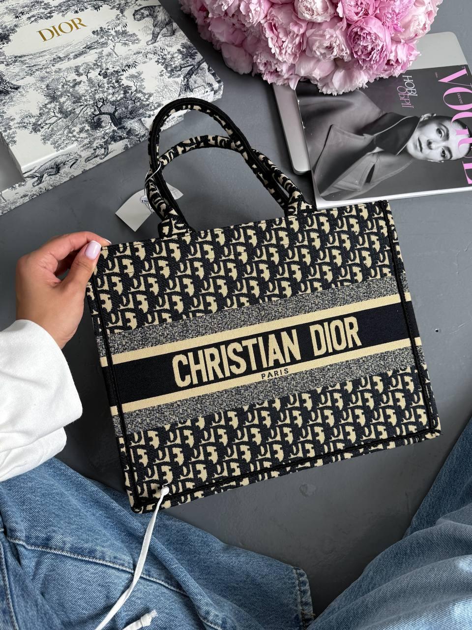 Dior Large Book Tote Ecru and Blue Dior Oblique Embroidery [оригінальна коробка], фото 1