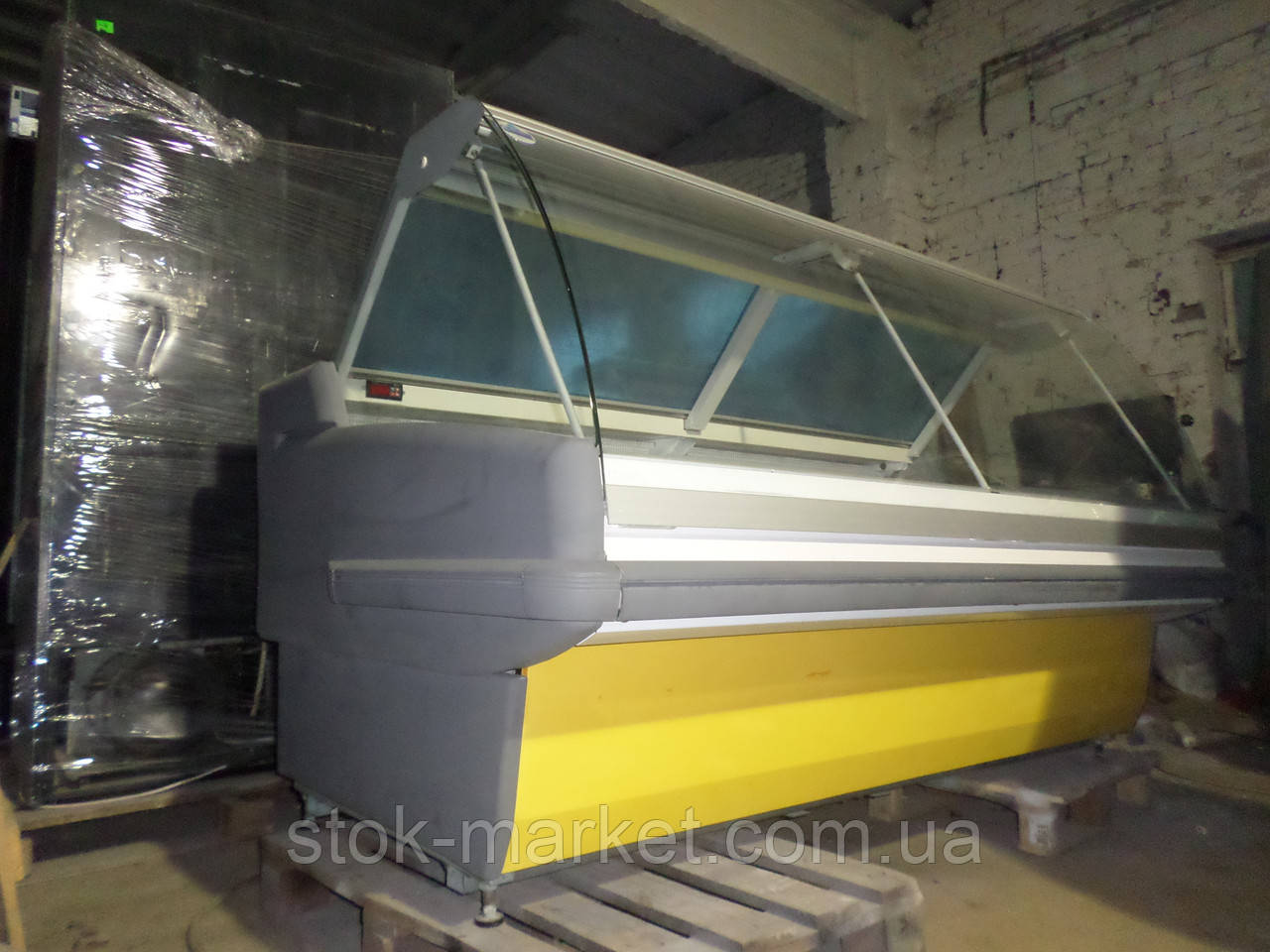 Холодильна вітрина б/у Холодильний прилавк б.у.  KOXKA  V1V1-3 