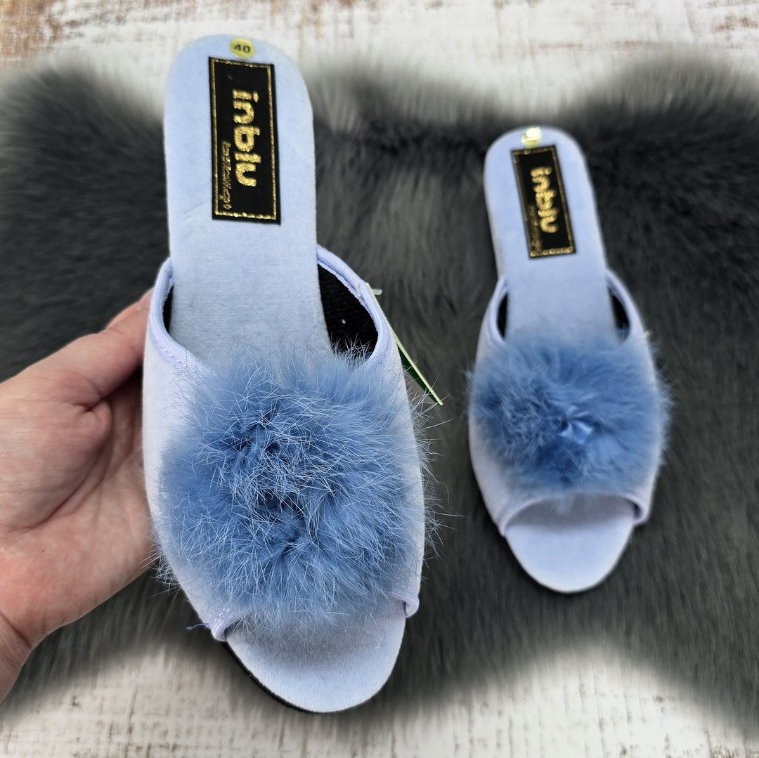 Тапочки жіночі Inblu світло-блакитні на танкетці з відкритим носком та хутряним помпоном 2713-3