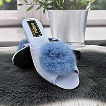 Тапочки жіночі Inblu світло-блакитні на танкетці з відкритим носком та хутряним помпоном 2713-3, фото 4