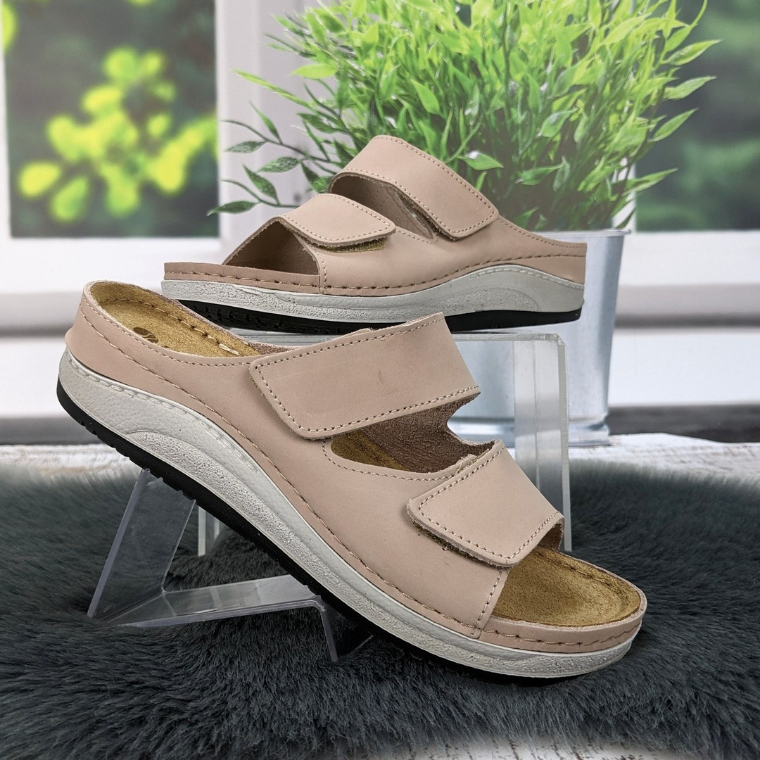 Шльопанці жіночі Inblu рожеві шкіряні на липучках на широку ногу 4957