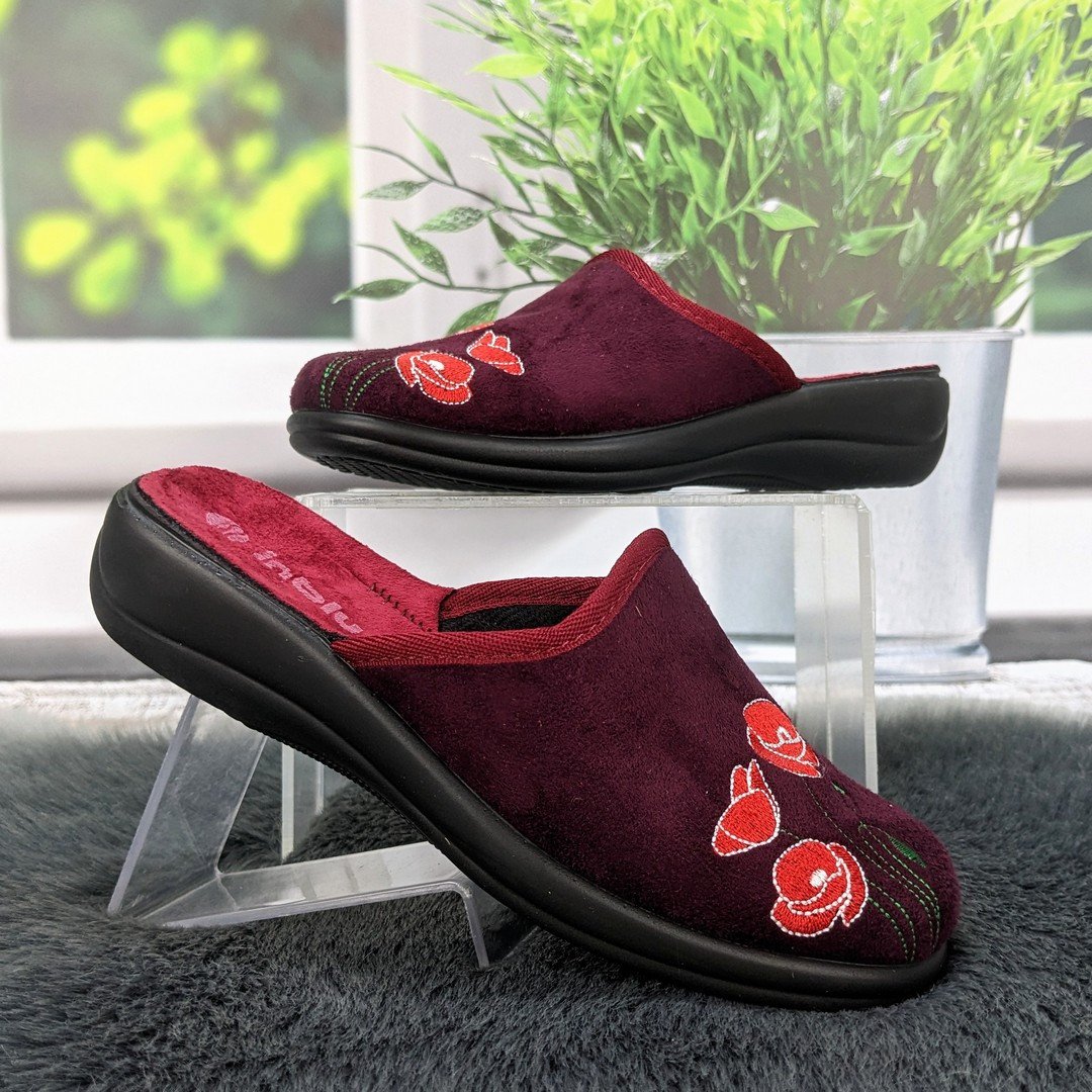 Капці жіночі домашні Inblu сливові велюрові з маками 4548