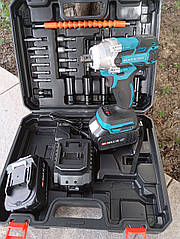 Акумуляторний гайковерт з двома акумуляторами (21V, 4AH) і набором інструментів у кейсі.