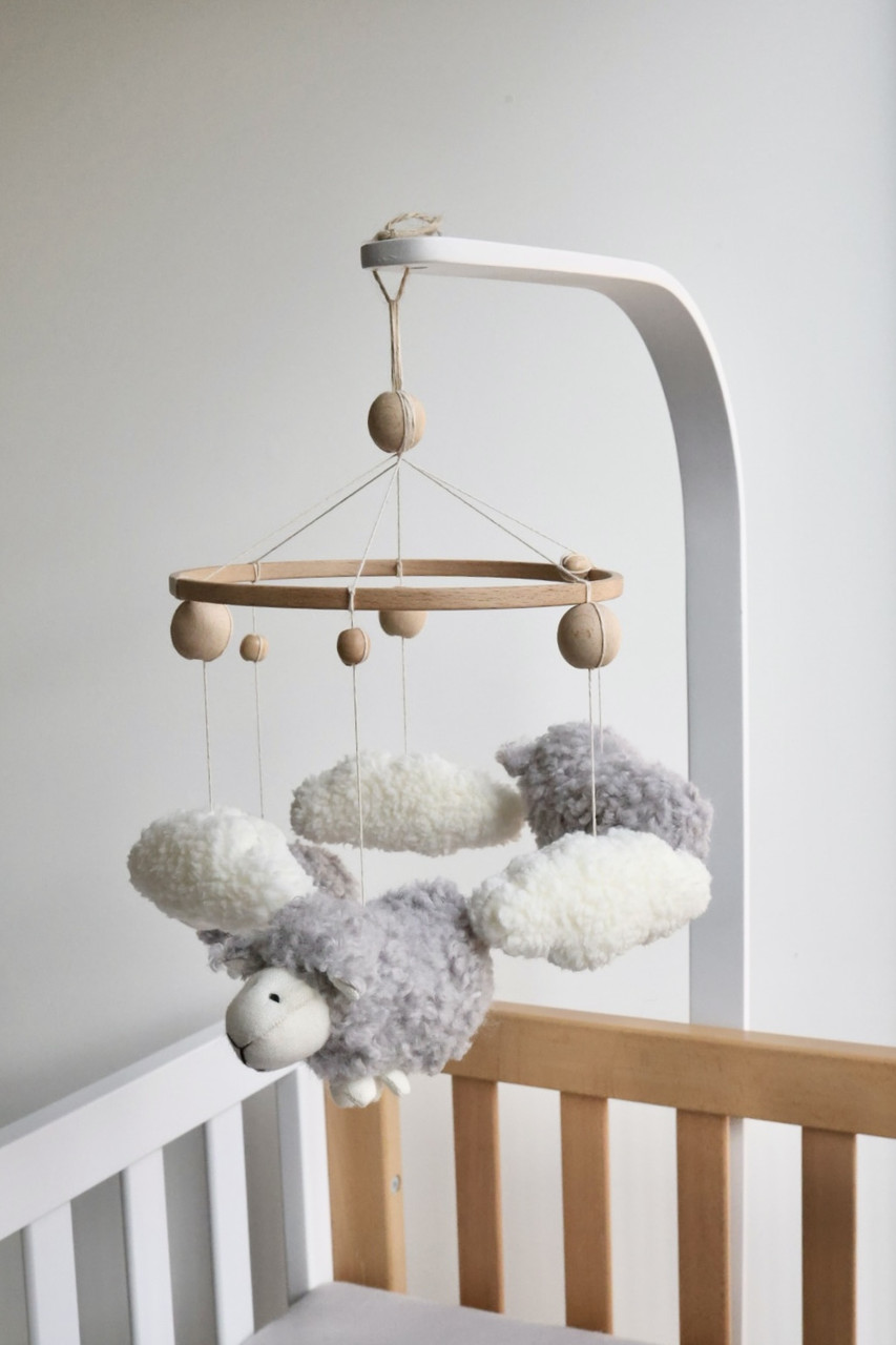 Мобіль дерев'яний на ліжечко Баранчики на хмаринках, фото 1