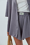 Трикотажний жіночий костюм із шортами та сорочкою сірий розмір S, фото 5