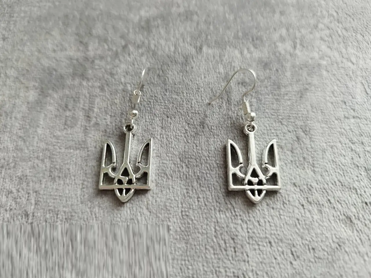 Сережки тризуб герб тризуб України у вигляді сріблястого тризуба, фото 1