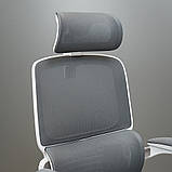 Офісне крісло ергономічна спинка-сітка Скайлайн Richman з підголівником сірого кольору, фото 6