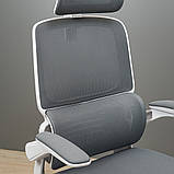 Офісне крісло ергономічна спинка-сітка Скайлайн Richman з підголівником сірого кольору, фото 9
