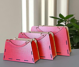 Набір з трьох придметів, стильного подарункового пакування для квітів і подарунків у формі сумочки з принтом, фото 8