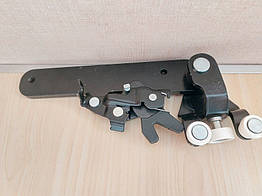 Ролик бокових лівих зсувних дверей нижній Fiat Doblo 263 (2009-2022), 51919829