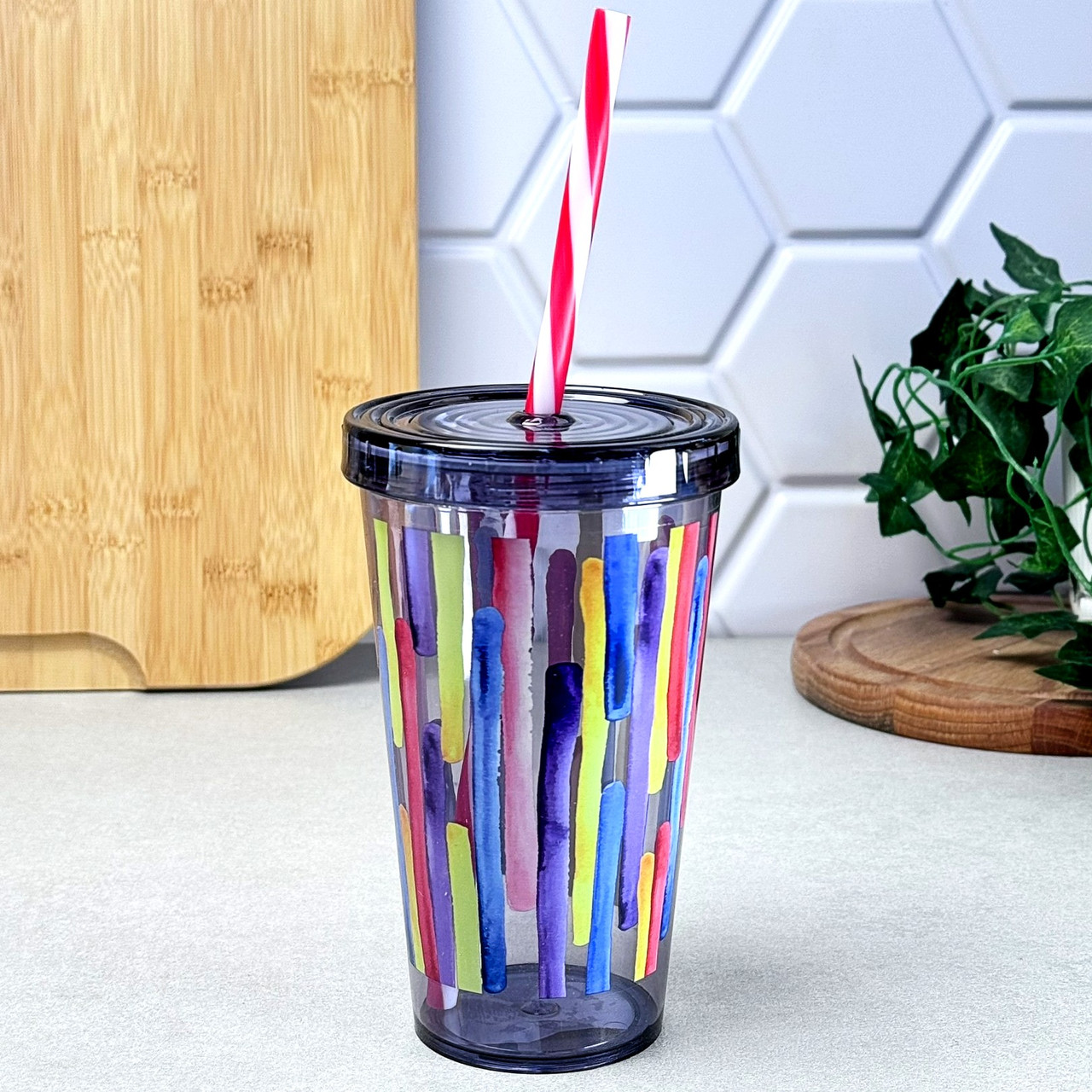 Склянка з трубочкою 0,66 л чорна Мазки Herevin