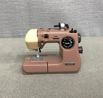 Декор для дому деталізована модель швейної машинки, вінтажний декор 5,5 х 4 х 2,4 см, бежевий