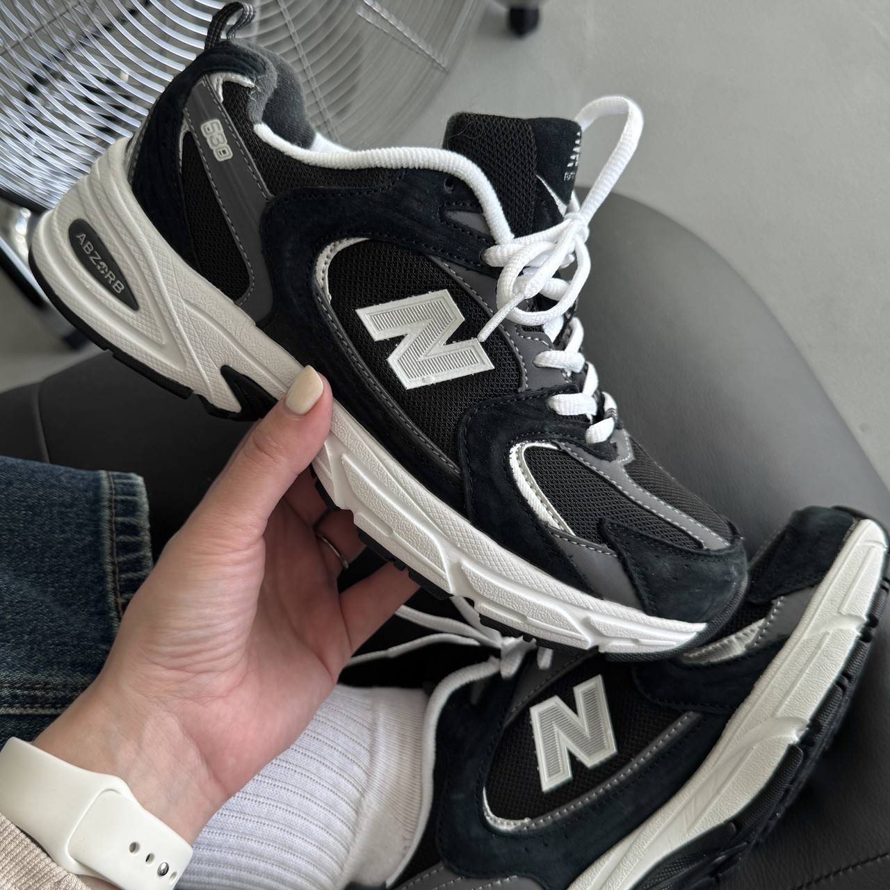 Чоловічі кросівки New Balance 530 Abzorb весна-літо замш з сіткою (чорні). Живе фото, фото 1