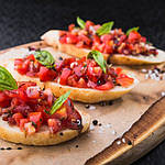 Спеції, що роблять італійські страви досконалими: брускети, паста, піца, рагу.