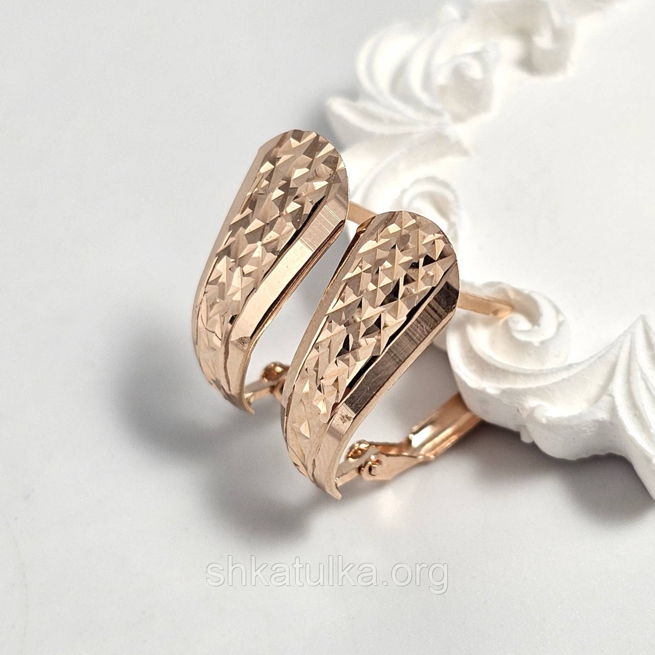 Сережки золоті пелюстки з алмазною гранню без каменів