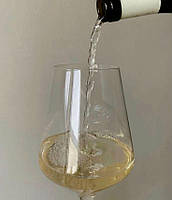 Вчимося вибирати білі напівсолодкі вина у пляшках